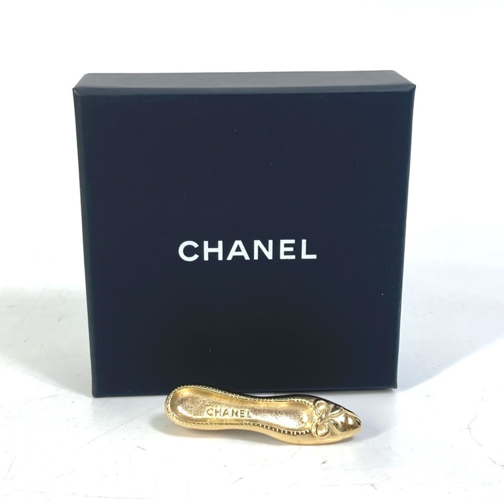 CHANEL Authentic Gold Brooch - Picture 11 of 11